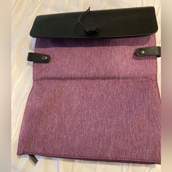 NWOT Mandarin Oriental Clutch Purse - Picture 8 of 9